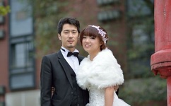 一女被多男玩前后夹击